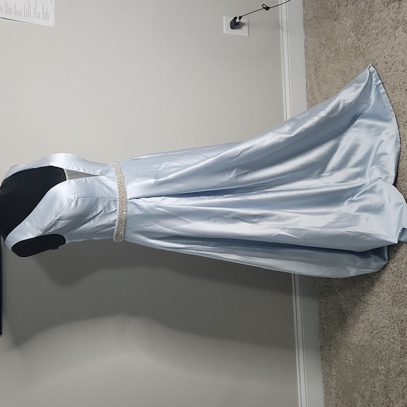 Miaoduo V-Neck Wedding Gown | Size Approx. Large - Picture 6 of 7